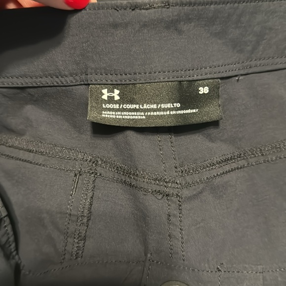 Men’s UNDER ARMOUR loose fit cargo shorts size 36 - Picture 5 of 6